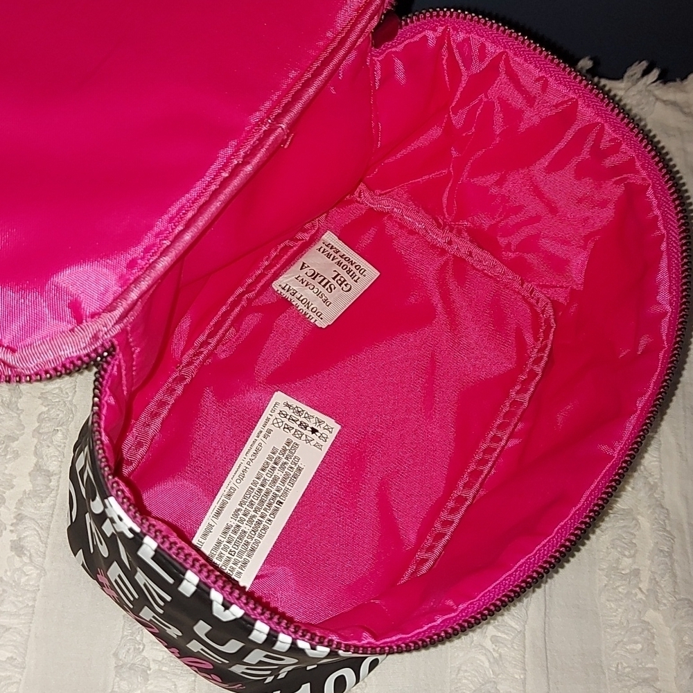 Barbie Makeup Case by Forever 21 - Picture 6 of 8